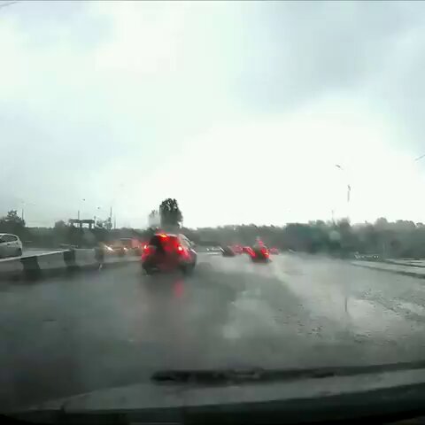Rayo en Rusia ?? https://t.co/V1DqLsNnGz