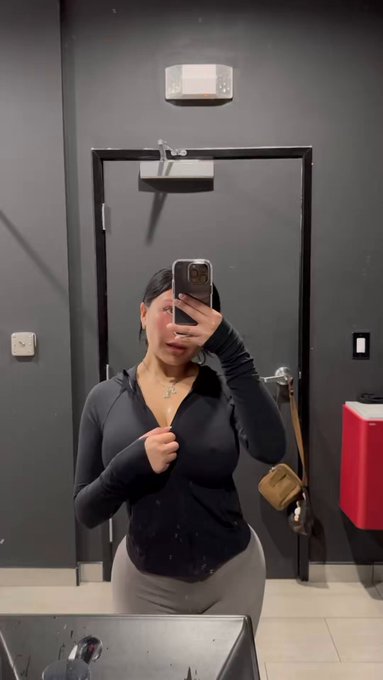 &lsquo;me&rsquo; if you want a free pic (serious) https://t.co/7BGIfdiIDF<a href="/tag/cosplay"class="tags"><span>#cosplay</span></a><a href="/tag/pokemon"class="tags"><span>#pokemon</span></a>