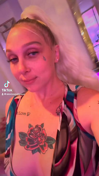 Cum on my face or mouth? https://t.co/3A42H64Q7V
