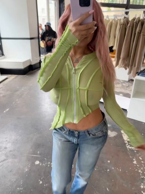 Can i dm you my new pix, be honestttt https://t.co/xAFC7krMye<a href="/tag/cosplay"class="tags"><span>#cosplay</span></a><a href="/tag/pokemon"class="tags"><span>#pokemon</span></a>