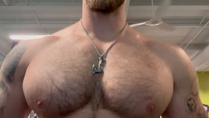 Cardio has its perks https://t.co/JvAIXl2Svo