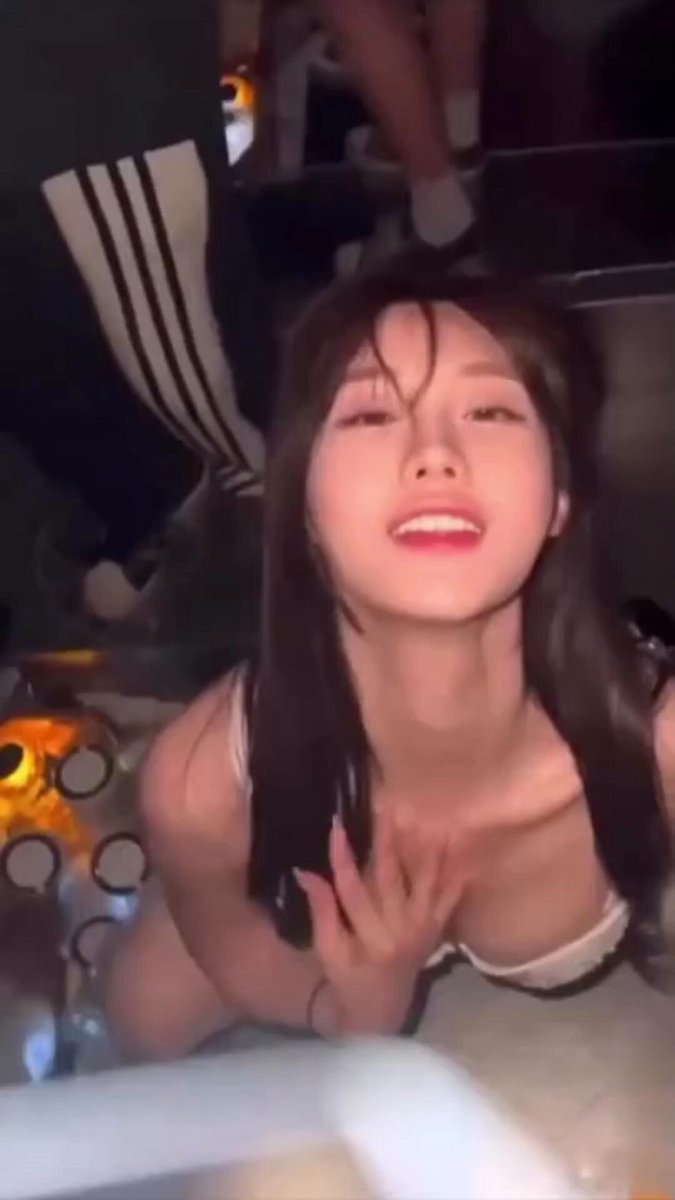 「短视频」每天分享我们夫妻珍藏的视频,这部呆萌萝莉~青涩学生~夜店女神~小学教师~各种母狗汇总!