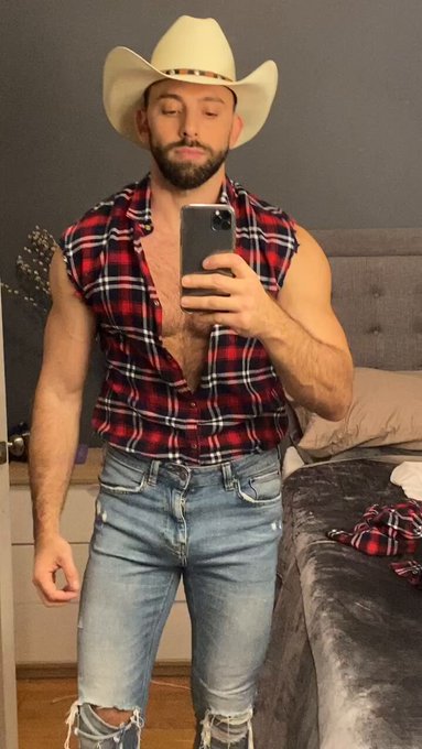 Howdy 🤠 https://t.co/OS1S7NlwLU