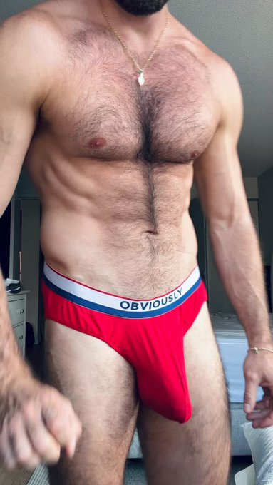 Bulging monday vibes. Share your bulge https://t.co/YARWNcLw97