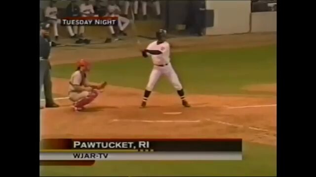 [分享] 被觸身球砸到後打者拿球棒打捕手打架