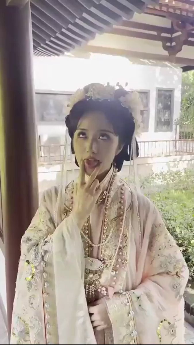 「短视频」每天分享我们夫妻珍藏并推荐的视频,这部是去年的网红涣儿,反差十足,火爆全网,配合度太高了,各种玩法,哪个男人看到都会欲罢不能,我们大家一起回顾一下吧。