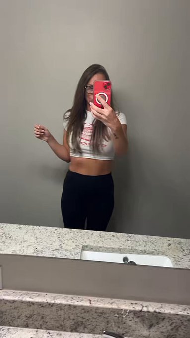 Come chat with me on snap?? 👻Missy20249110 https://t.co/TUXfWOgLQZ