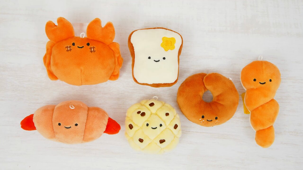 にっこりーノ パンのぬいぐるみ3 カニのぱん - メルカリ