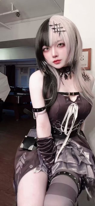 コスプレイヤー絲のTwitter動画4