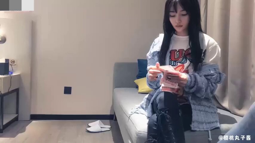 「短视频」【偷拍探花】重金约操高颜值外围女神,情趣装爆裂黑丝唯美颜值!
#偷拍 #探花 #高颜值 #外围 #女神 #黑丝
