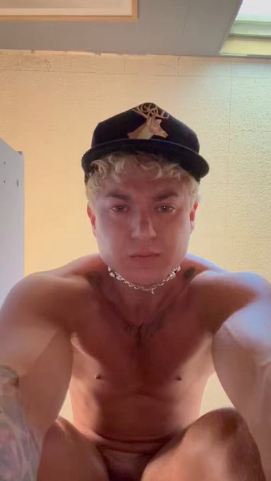 Can I piss on you ? https://t.co/m5j0vBgX7s