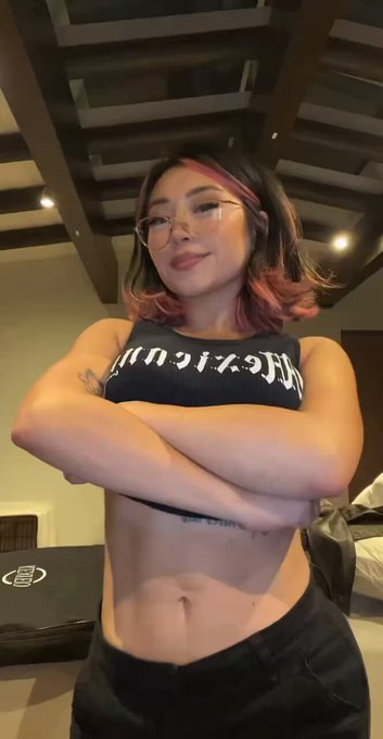 F*** it, sending my full video to everyone who says &ldquo;hi&rdquo; below 💕 https://t.co/ozfhLzbiAo<a href="/tag/cosplay"class="tags"><span>#cosplay</span></a><a href="/tag/pokemon"class="tags"><span>#pokemon</span></a>