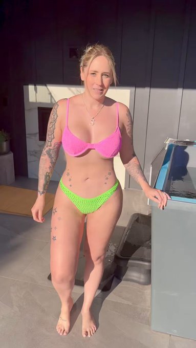 Who&rsquo;s trying to brave the ice bath ? https://t.co/AfUVrQWWXt