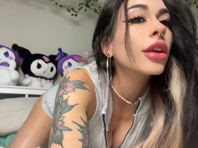 comment &ldquo;yes&rdquo; for a photo on DM https://t.co/qNuxYMDsrf