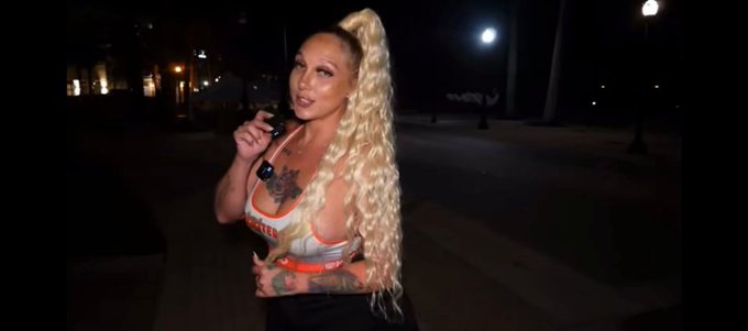 ALEXIS ANDREWS Asks People Does SIZE Really Matter https://t.co/gjLkKNjyCw via @YouTube https://t.co