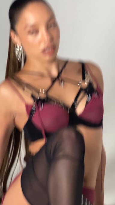Made for lingerie ? https://t.co/x80UnDbGCA