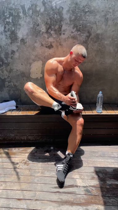 Wanna be my gym buddy?   https://t.co/CLX7ATosEl https://t.co/pU7fsSNLCK