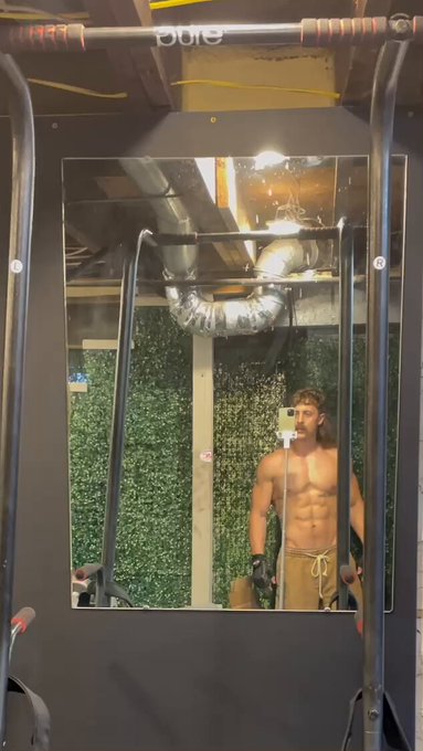 i get a better pump when i&rsquo;m being watched https://t.co/RzJ0k6G3KN<a href="/tag/mvsales"class="tags"><span>#mvsales</span></a>