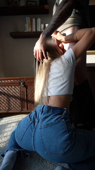 BLUE JEAN BABY 💙 Full video below 👇🏼 https://t.co/AblJWIjDB9<a href="/tag/mvsales"class="tags"><span>#mvsales</span></a>