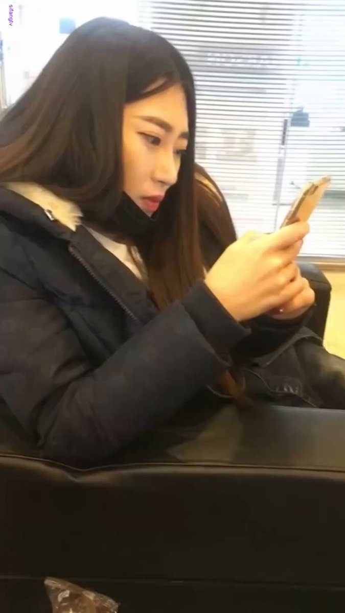 「
长视频」潍坊学院派女神陈QQ合集
你以为你心心念念的女神很高贵纯洁?私下里只是任土豪玩弄的母🐶 罢了!🥵高贵的女神只是主人的肉便器!只要主人想发泄!让在车里做就在车里做,厕所里都不能放过!🥶