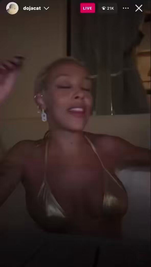 Pop Base on X: “Doja Cat’s friend flashes her Instagram live 
