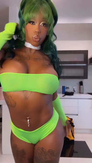 You missed me ? 💚 https://t.co/cPOG0zSISW