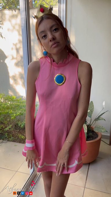 Esta princesa esta cachonda ?❤️‍? mamma mia ? https://t.co/S0ooItYlZP
