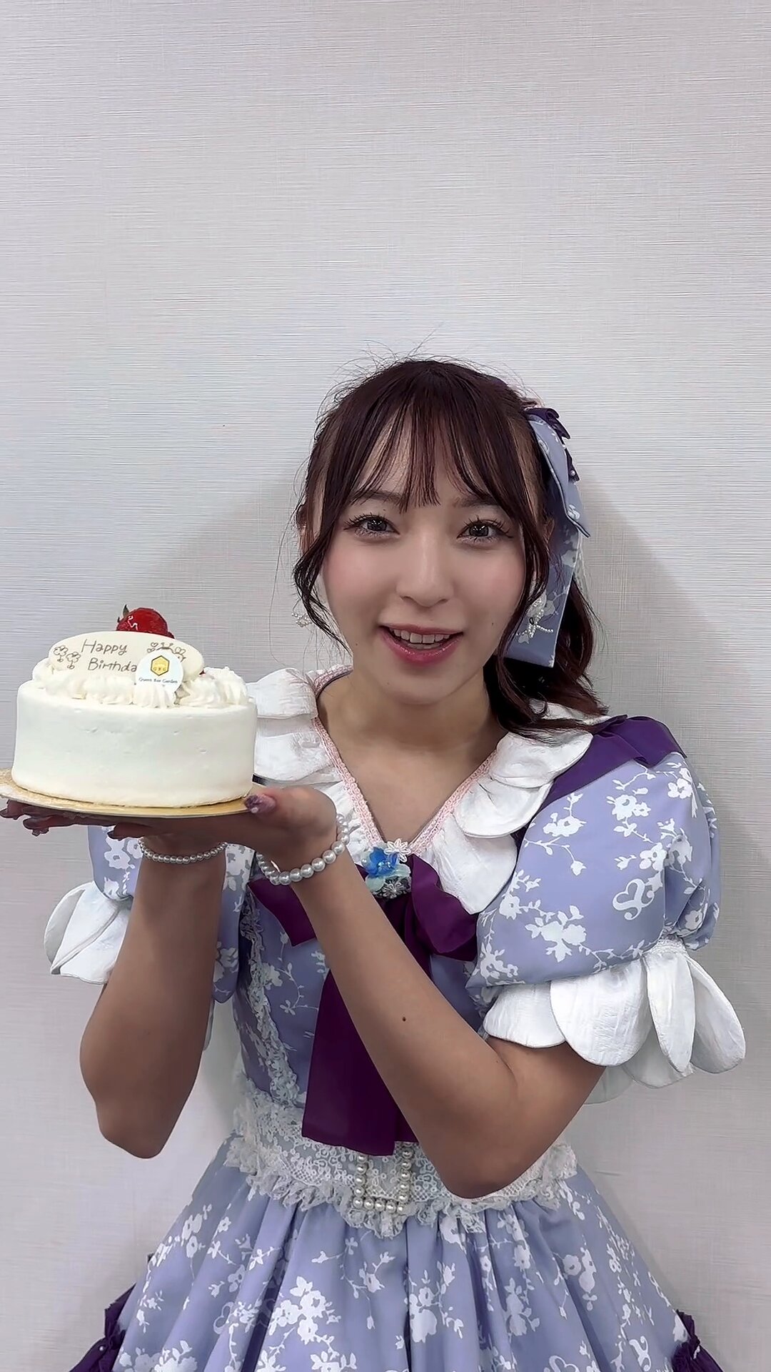 sweet steady 塩川莉世　生誕祭　トートバッグ 塩川莉世の甘すぎ生誕衣装紹介♡🍓 | TikTok