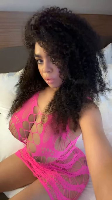 🩷 https://t.co/QddbBzB6BW