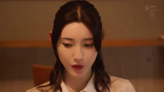 「
短视频」TOP AV “太太,你也不想你老公失去工作吧”
背后说领导坏话被安排出差,作为前台的妻子哪里敢反抗领导,被按在老公的办公桌上暴肏出气在公司里装上跳蛋调教,等出差回来的时候发现妻子正在自己家已经被肏成了母狗!