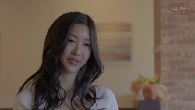 「
长视频」TOP AV 极品老板娘为了报复老公对她冷暴力,让他最看不起的员工随便暴肏内射,上班的时候就在前台桌子底下给他口爆吞精,下班做他的母狗被随意玩弄!