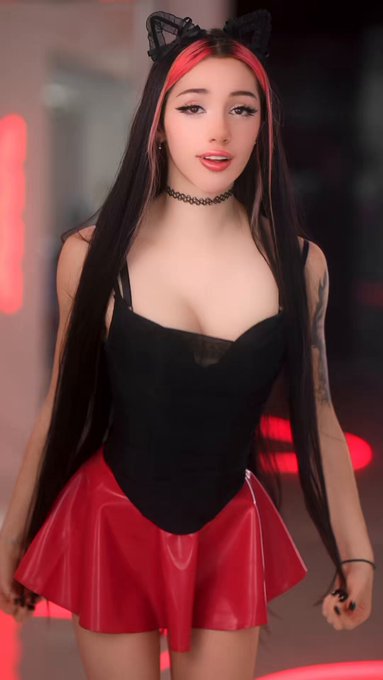 Meow? ❤️? https://t.co/gYfdXE1ixz