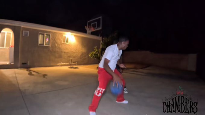 This is what happens when you interrupt a bball game ?? .. @trippirose @IAMSLIMPOKE @chocolategod310