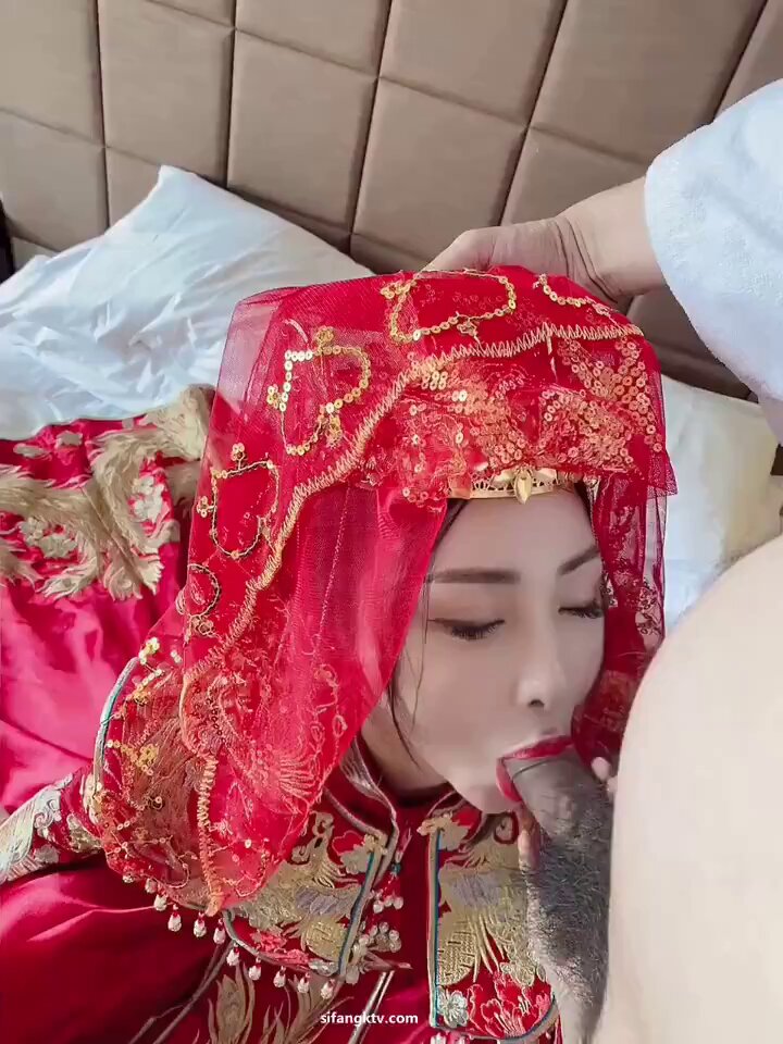 「
短视频」芒芒栗子冰🍧 婚礼?不过是新娘调教任务罢了!🥵高颜值女主为了满足主人对人妻的渴望穿着中、西方礼服开始“早生贵子”,你们是不是也更喜欢别人的老婆呢😜