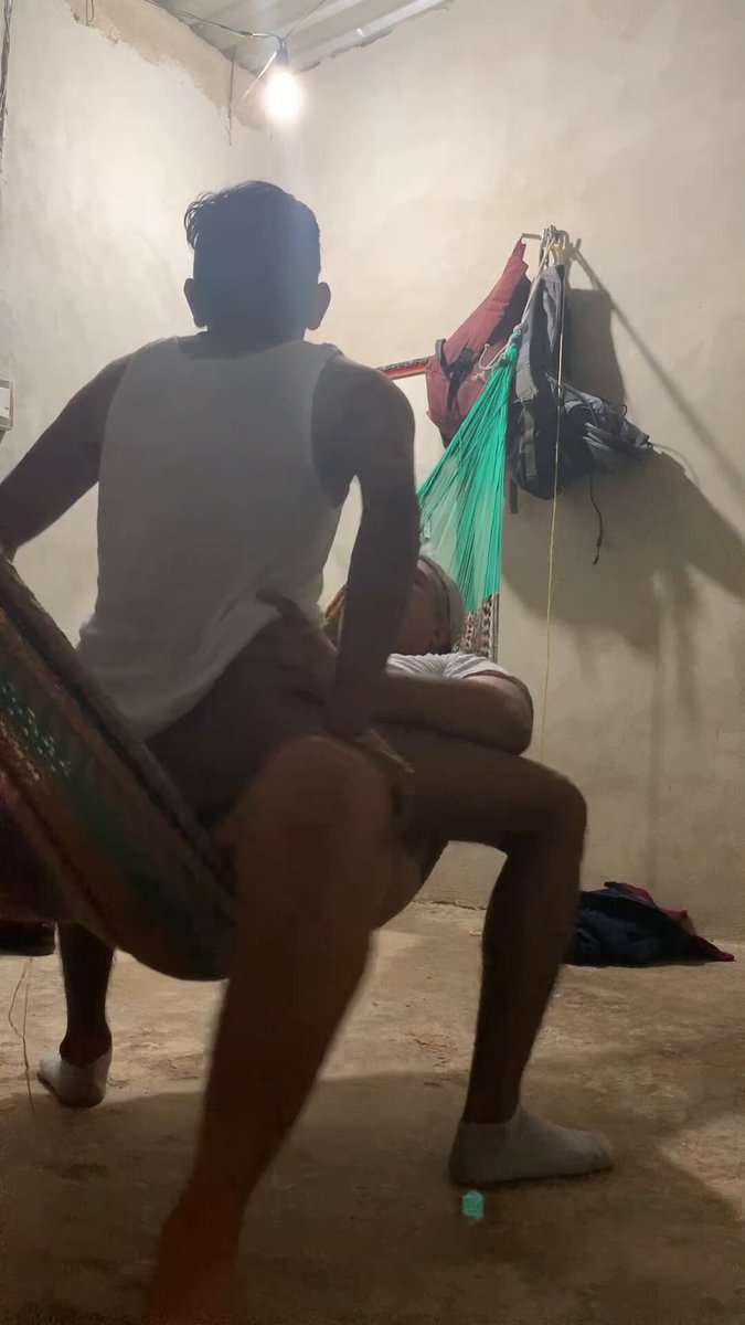 El chacal quería verga y me lo cogi hasta dejarle batidos mi20240815020401