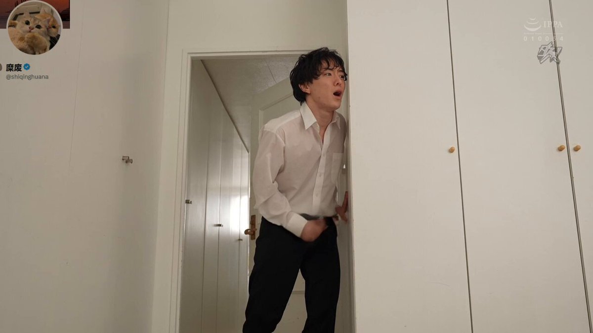 「
长视频」糜废 🍁精品AV系列🍁
女友的淫荡妈妈
意外撞到女友的妈妈自慰对着撸被发现拉着自己就骑了上来,在自己卖力的抽插暴肏下被肏的高潮喷水上瘾之后一有机会就勾引求肏,女儿生病了也不管就在隔壁被肏的高潮颤抖内射!