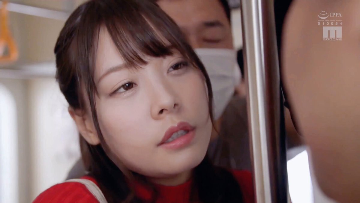 「
长视频」貂蝉💕 在上班途中的电车上被集体痴汉逼疯的我,挑逗敏感身材,沉默的轮奸害怕发抖。