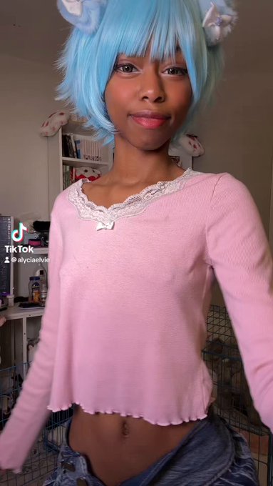 Live! Streaming League of Legends with my duo! (l!nk below) https://t.co/HTRhC8XRc8