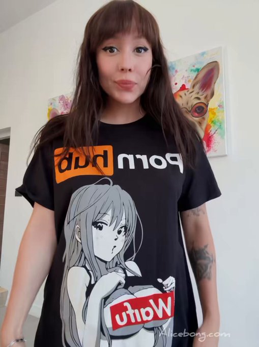 Enjoy this titty Wednesday ? https://t.co/gzPwpLrn14