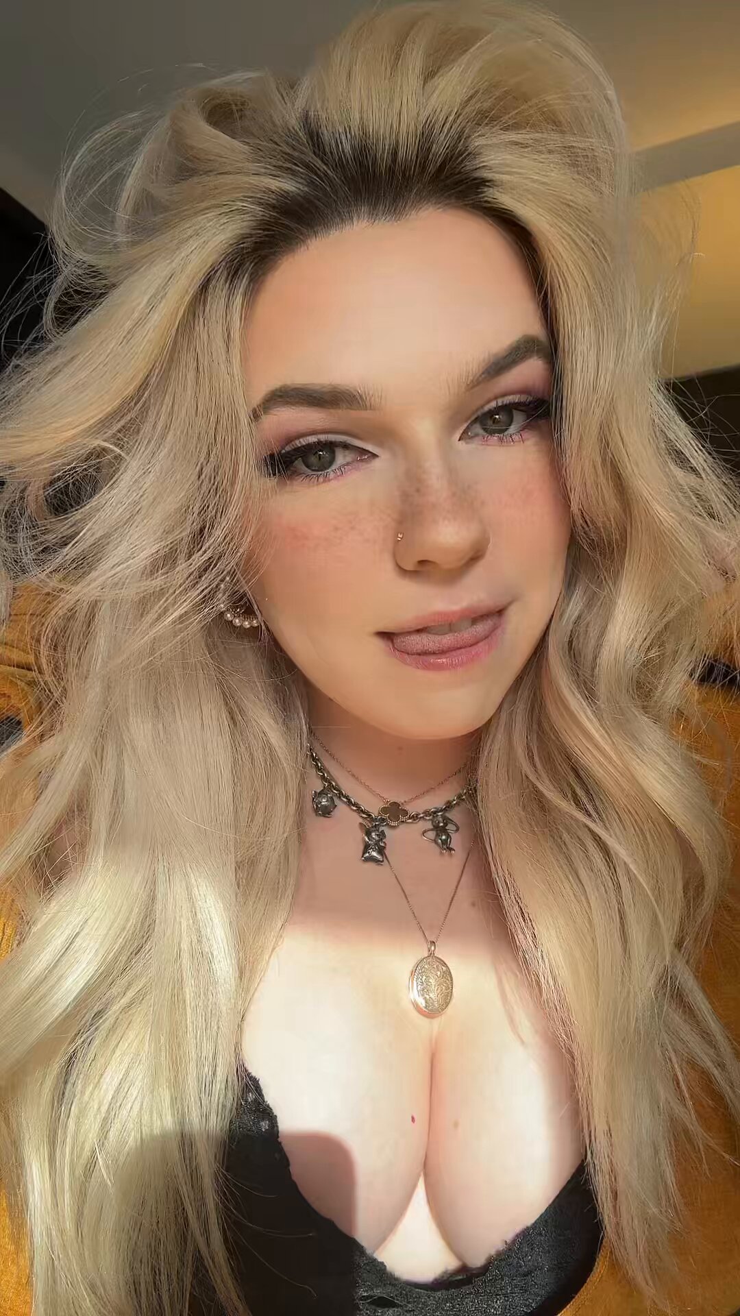 @EevieAspens video Tweet