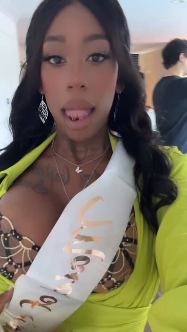 Watch BABY GEMINI ✨'s leaked NSFW video on TwXstars
