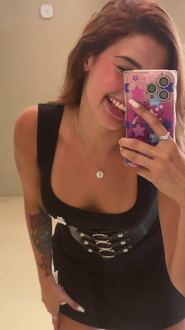 Sometimes you just need to twerk ??
Happy Hump Day ? https://t.co/wDcmYLZ8kp