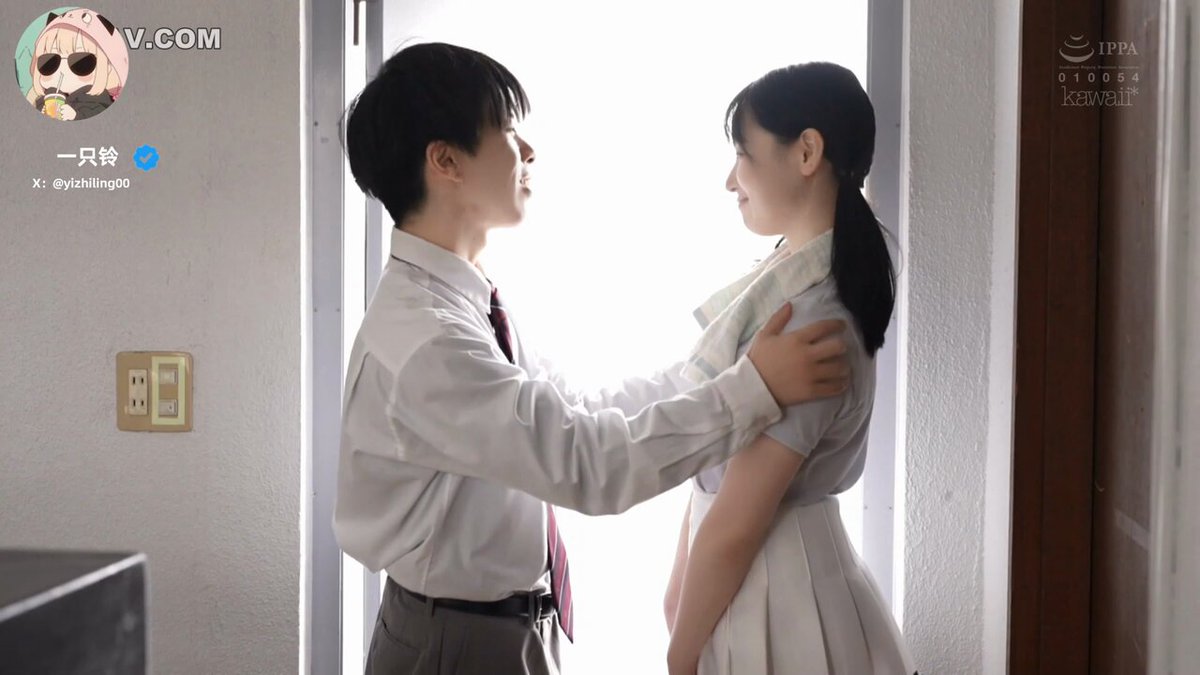 「
长视频」一只铃 清纯制服女同学在校园偷偷谈恋爱被老师发现威胁强上在暴肏抽插下多次高潮沦为母狗