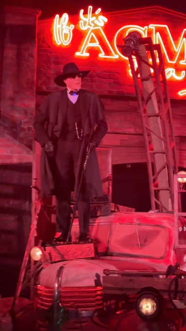 1 pic. These interactions are hysterical!! Also, the judge from Roger rabbit was terrifying.. https://t
