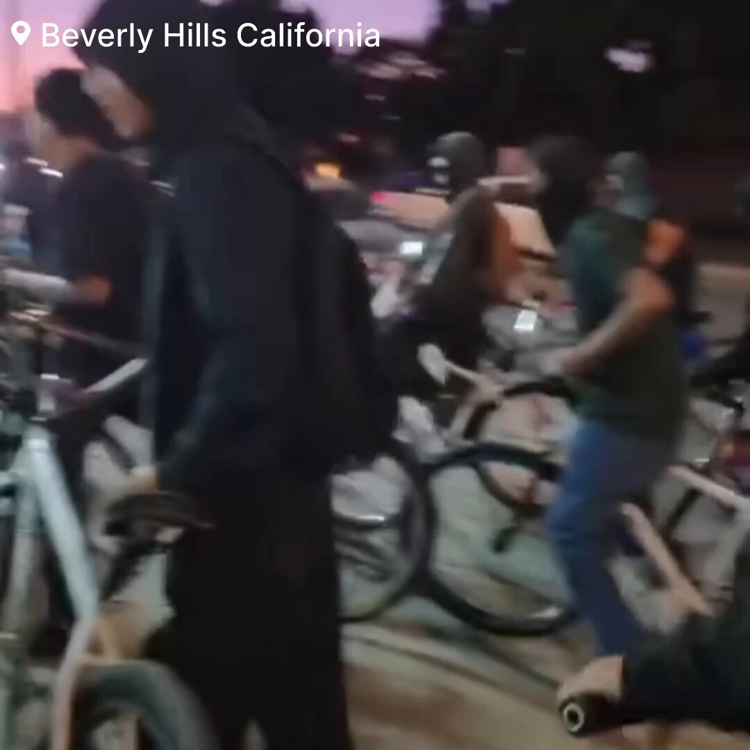 [爆卦] 加州 7-11 又被零圓購了  