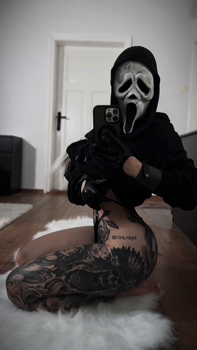 what’s your favorite horror movie ? https://t.co/BkfCpRY9Vk