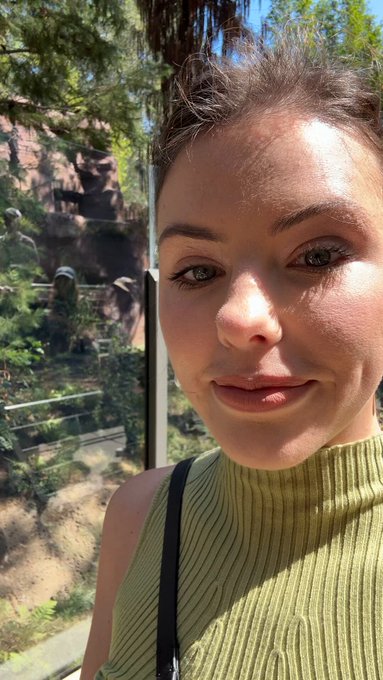 3 pic. I got to see the #pandas at the Sandiego’s zoo!! https://t.co/isQ1w8GX6t