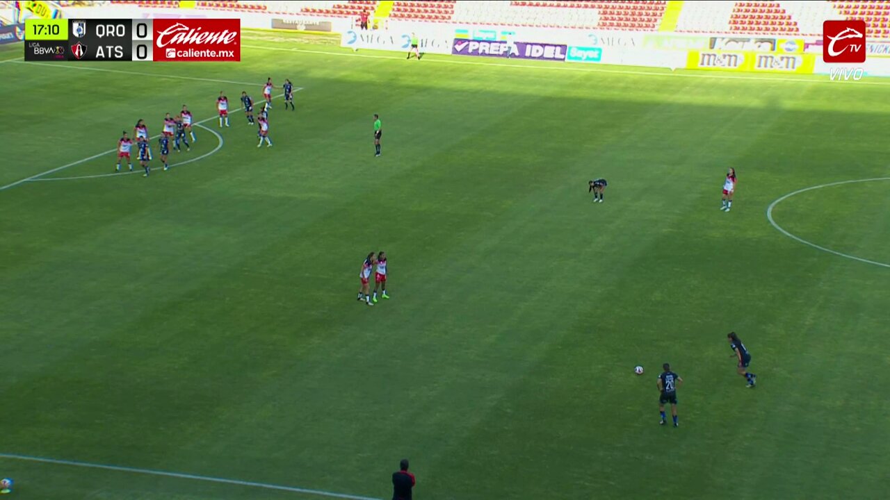 ¡Ya cayó el primero de la tarde! 🐔 Alondra Camargo aprovechó el error y la mandó a guardar. @GallosFemenil ya lo gana en casa. ¿Quién anotará después? Juega ya: