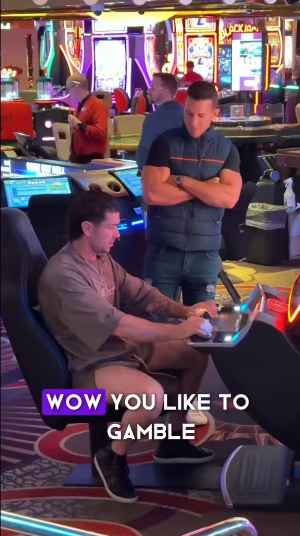 「
短视频」we pay str8 💰 to film Vegas got him broke so i gave him offer he couldnt refuse