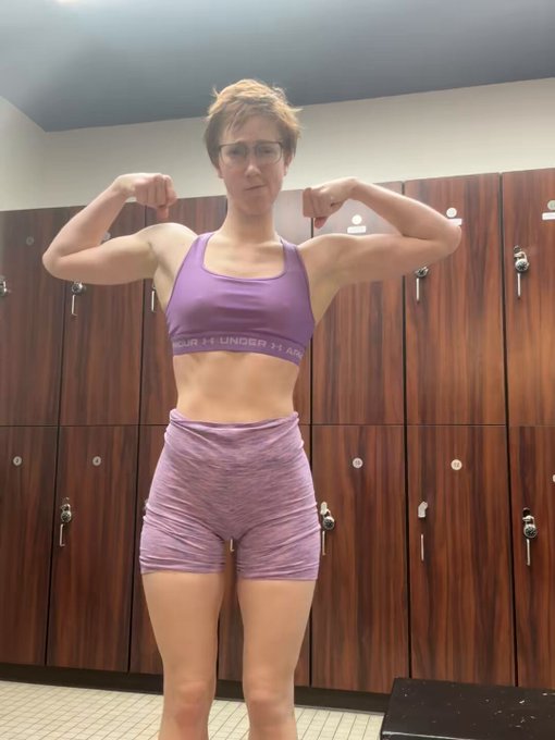 2 pic. Before gym // After gym https://t.co/hOpmPXZD6H
